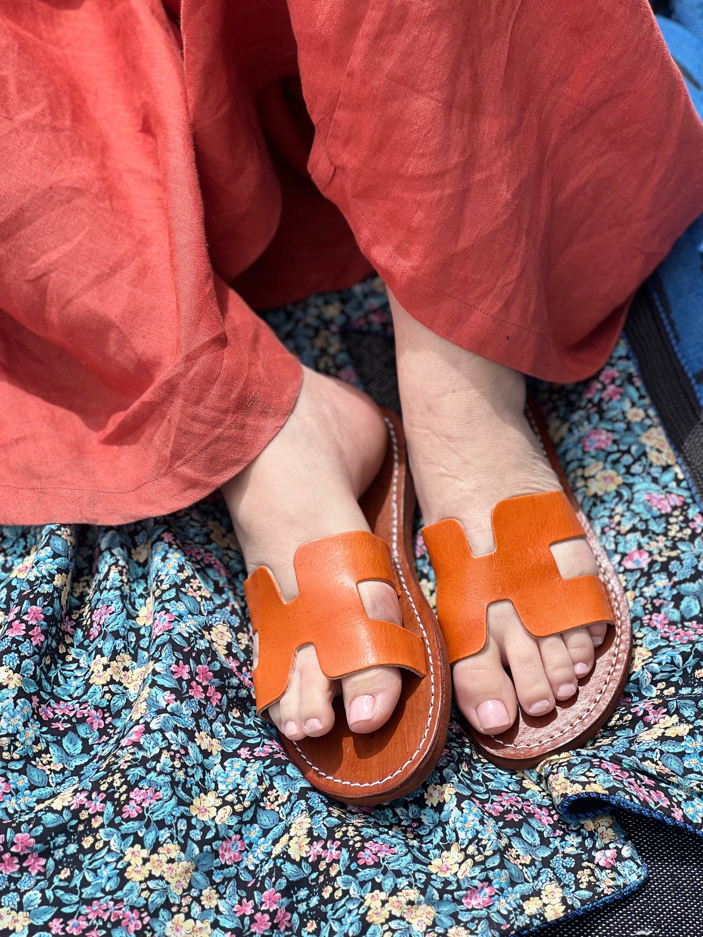 Idrissi&burch-moroccan-leather-sandals-boho-solomon-notes-deal-Marrakech-Cosi-cozy