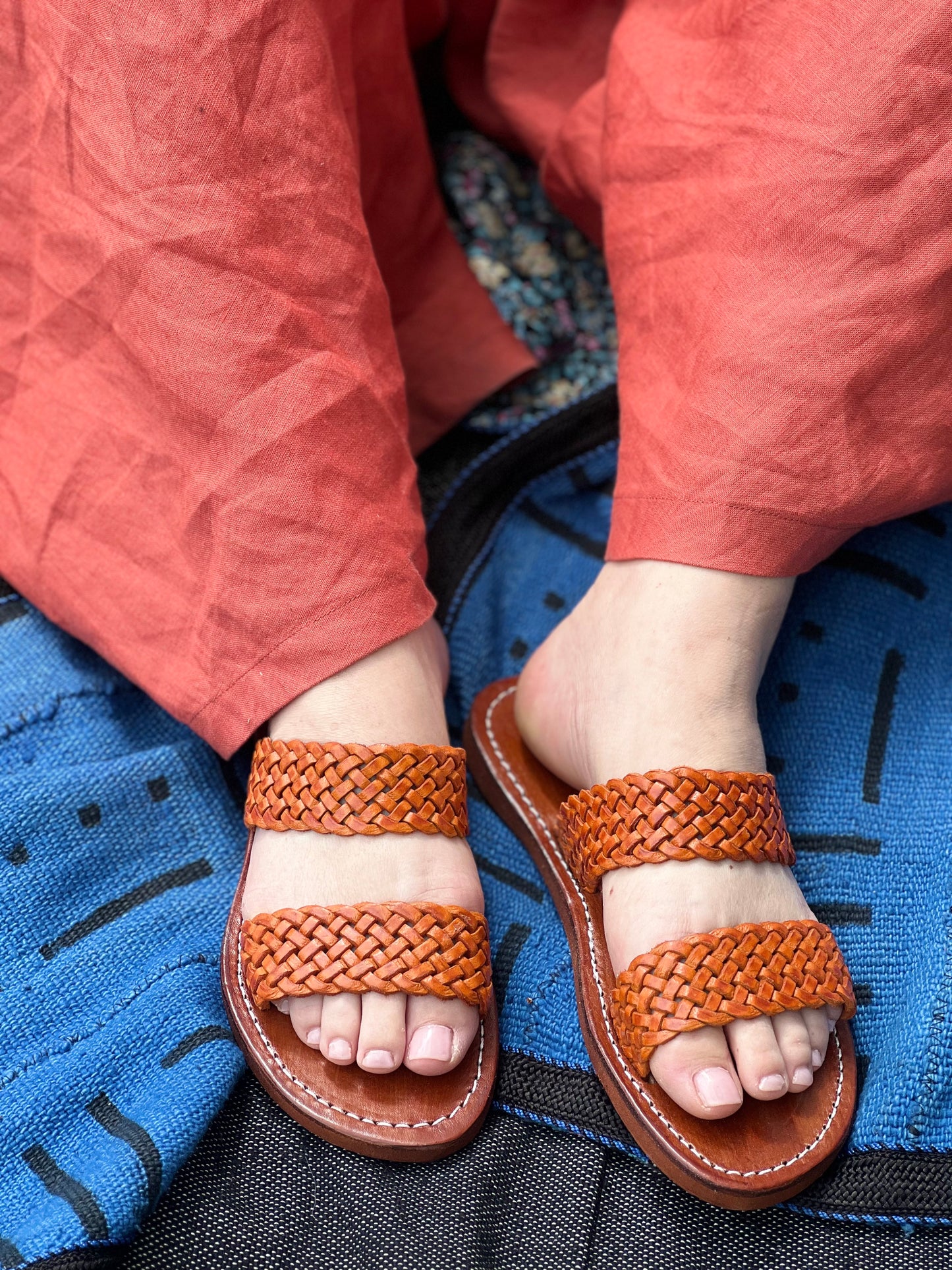 Idrissi&burch-moroccan-leather-sandals-boho-solomon-notes-deal-Marrakech-Cosi-cozy