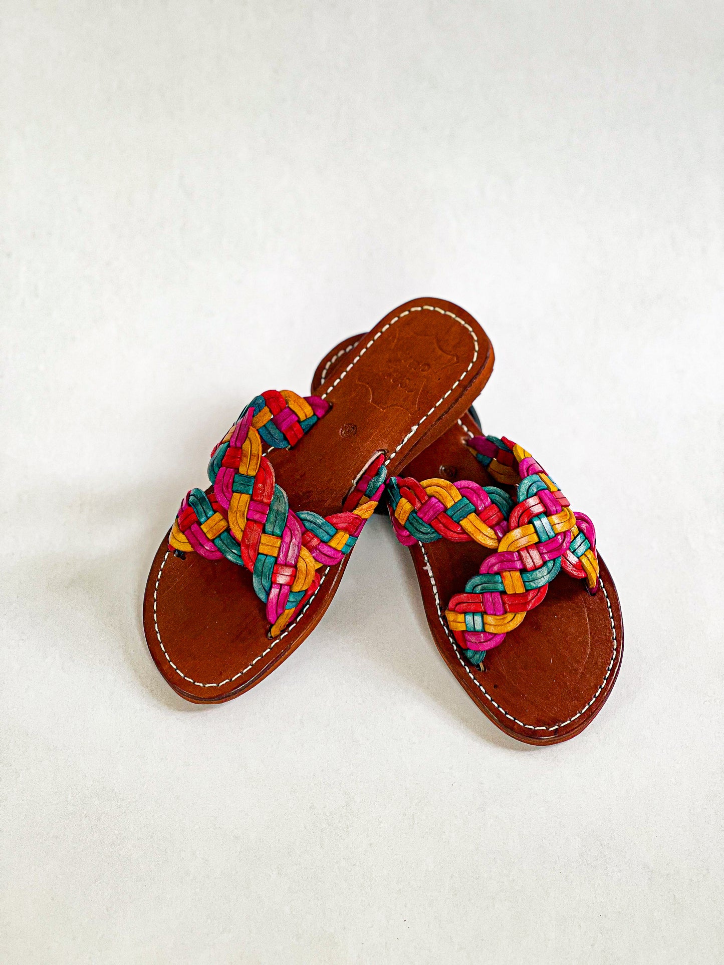 Idrissi&burch-moroccan-leather-sandals-boho-solomon-notes-deal-Marrakech-Cosi-cozy
