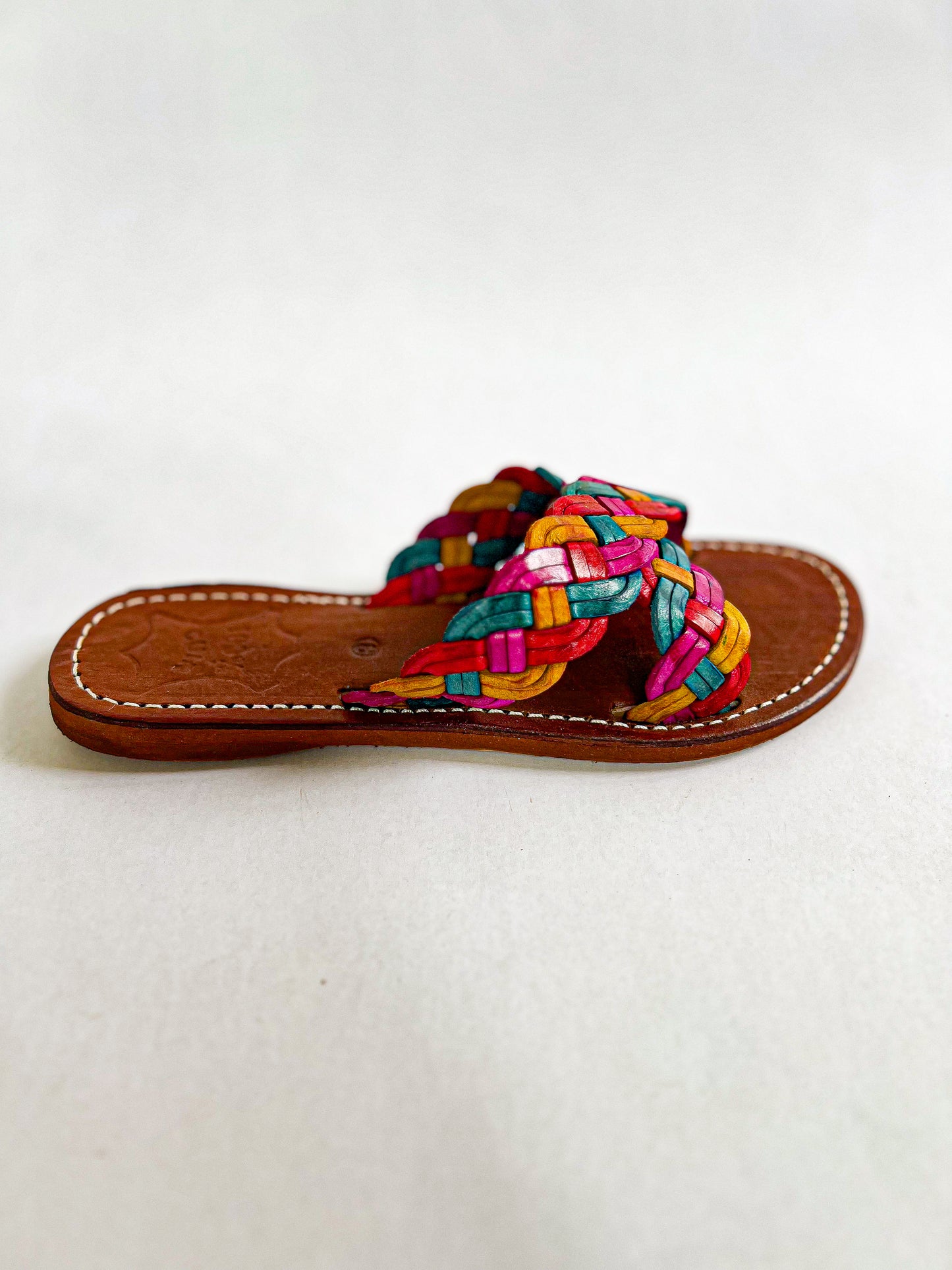 Idrissi&burch-moroccan-leather-sandals-boho-solomon-notes-deal-Marrakech-Cosi-cozy