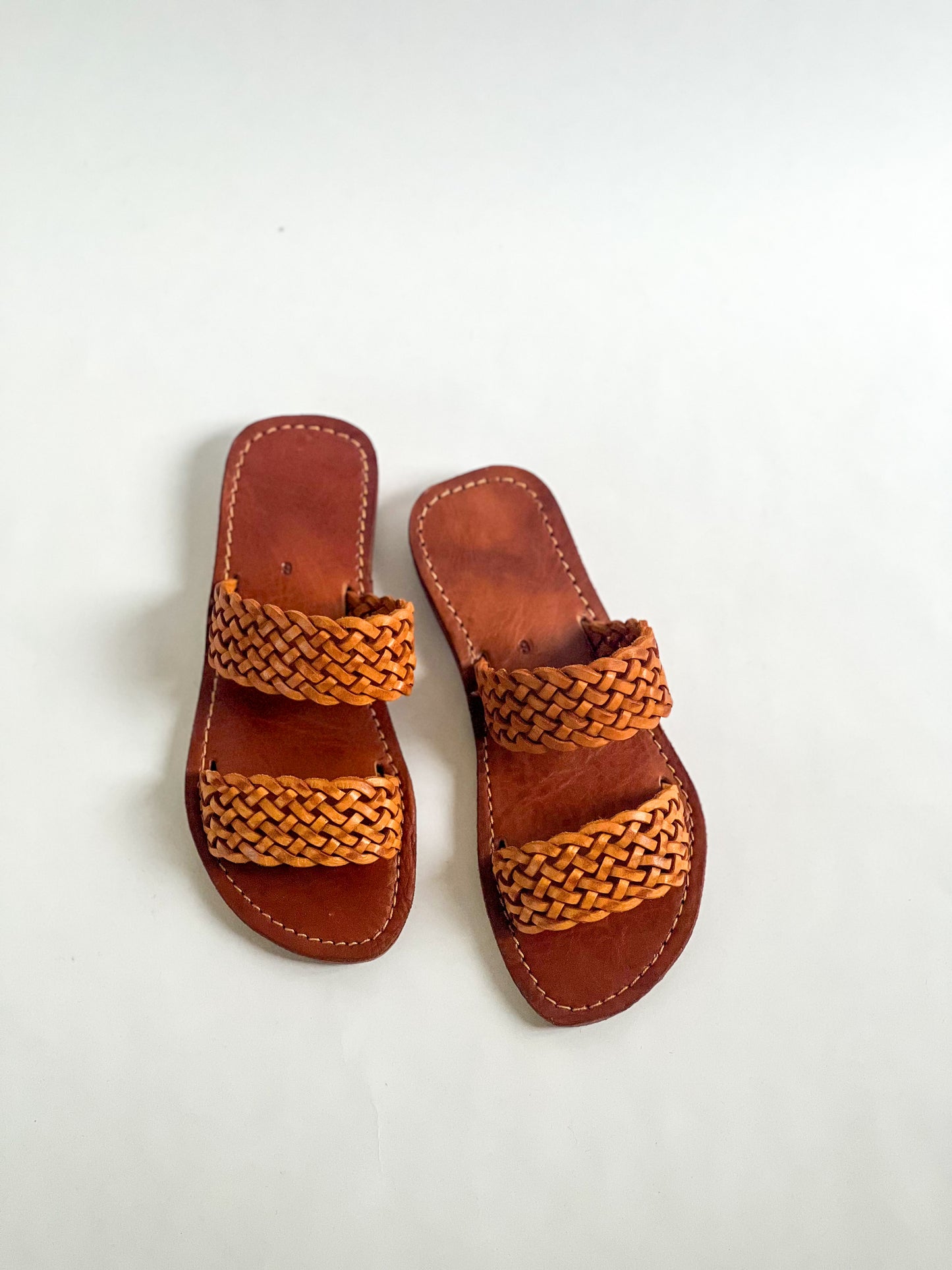 Idrissi&burch-moroccan-leather-sandals-boho-solomon-notes-deal-Marrakech-Cosi-cozy