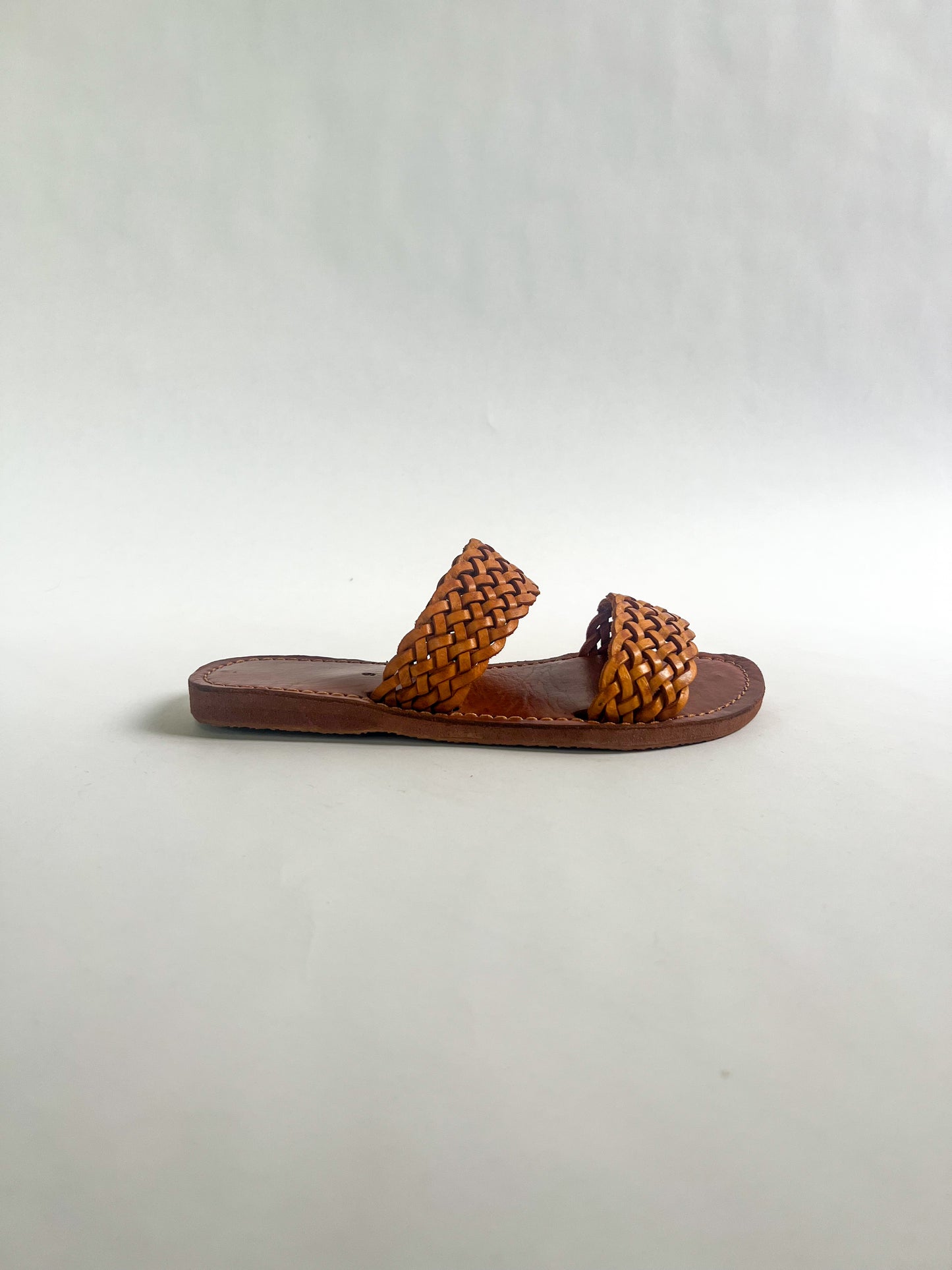 Idrissi&burch-moroccan-leather-sandals-boho-solomon-notes-deal-Marrakech-Cosi-cozy
