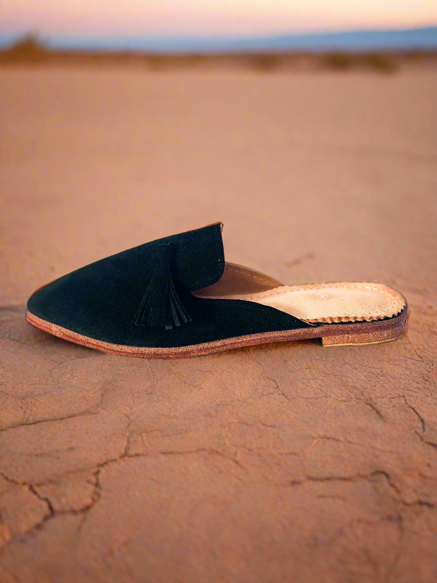 Moroccan loafer, suede, with tassels